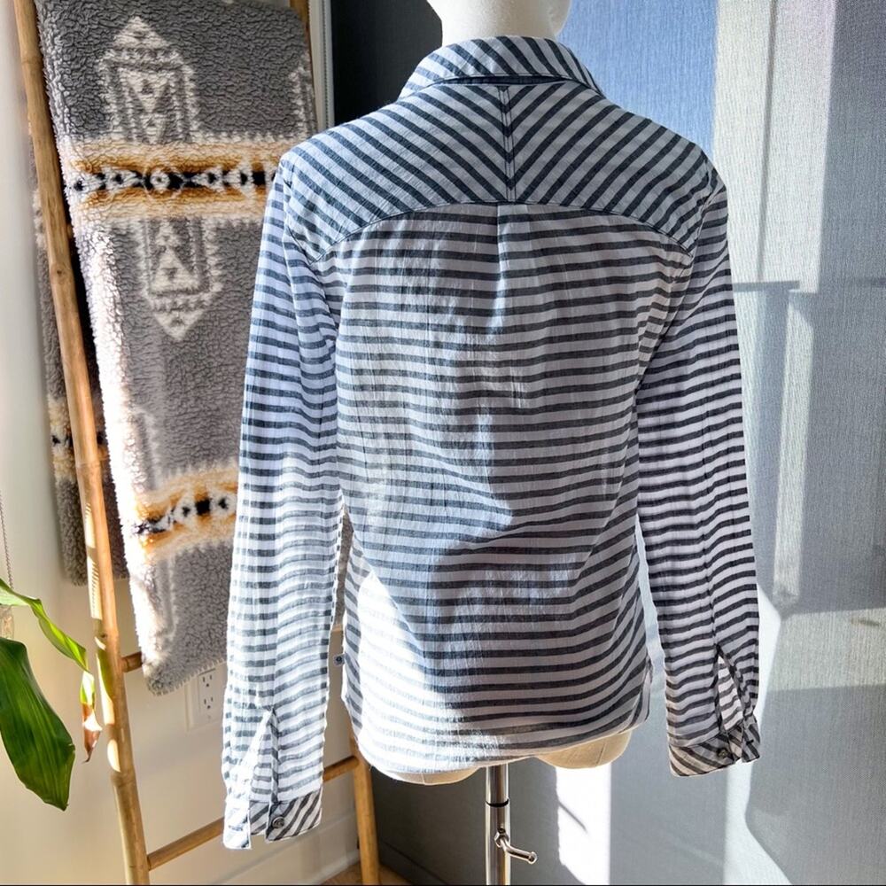 Mountain Hardwear Berryessa Blue White Striped Pullover Shirt Women’s XS - Picture 4 of 9